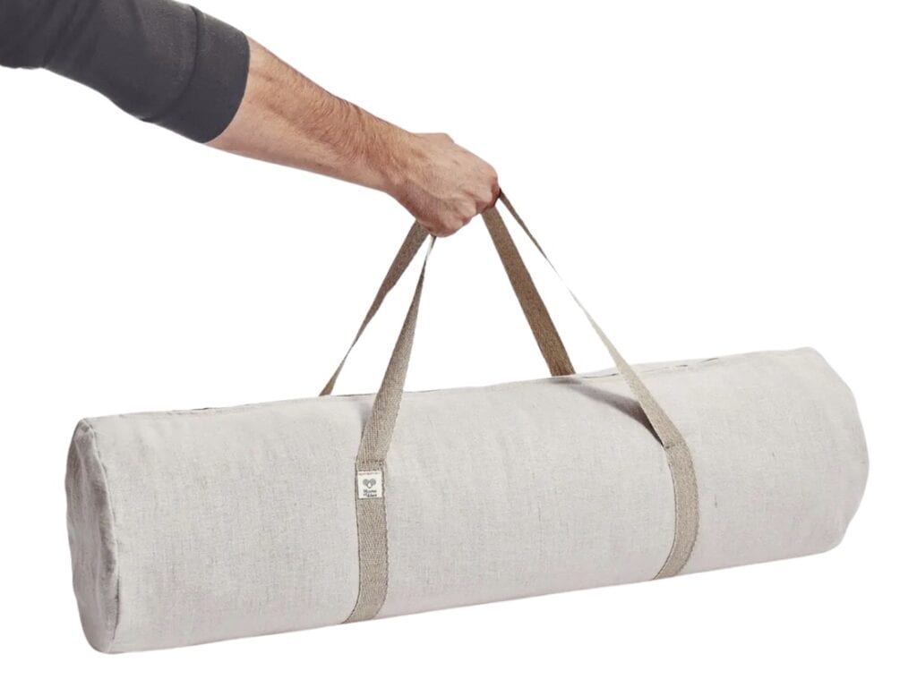 a non toxic sleeping bag with a carrying case